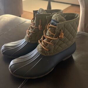 Sperry Top-Sider STS93692 Olive Green Quilted Duck Boots Women 9